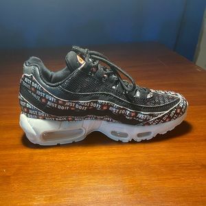 Nike Airmax (Women’s) Size 8
